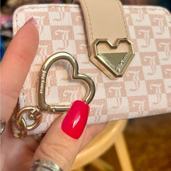 Juicy Couture Modern Chic Sandstone Bifold Card Wallet w/ Heart Keychain​​ - Picture 8 of 12